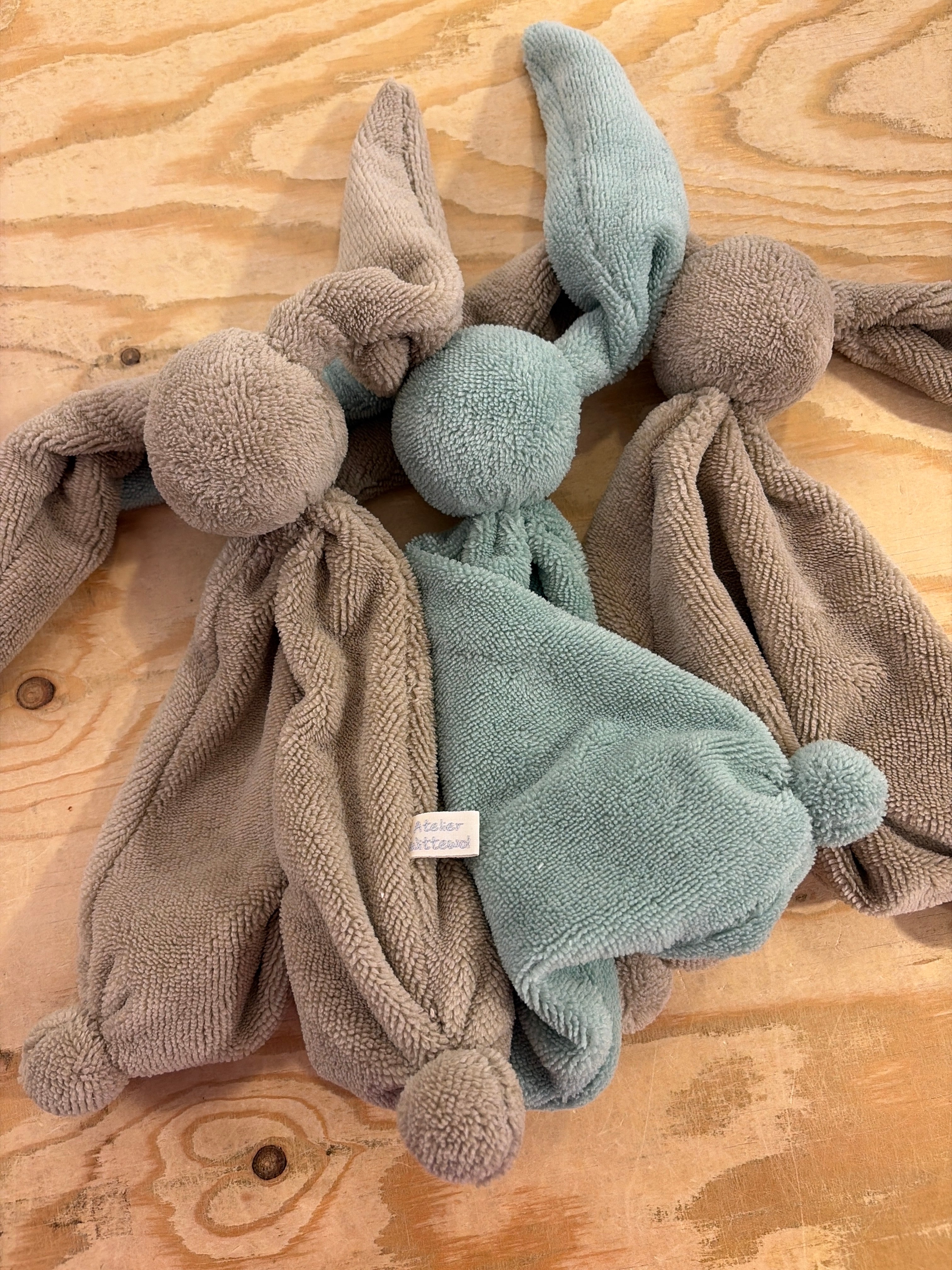 Handgemaakt Haas Knuffel Atelier Wittewol ( alleen in de winkel te koop)