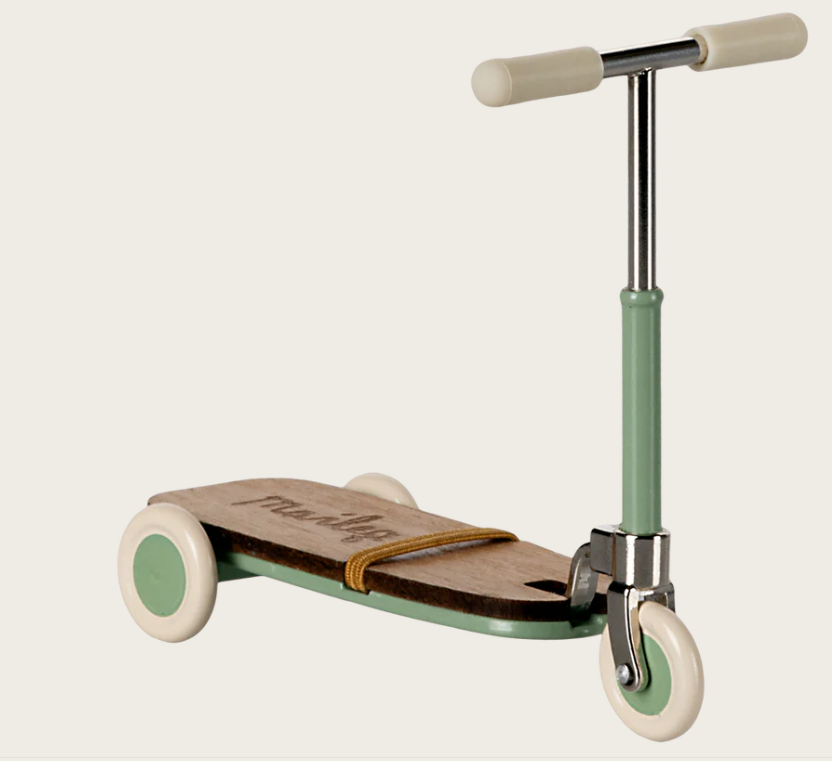 Maileg Kick board, Mouse - Mint