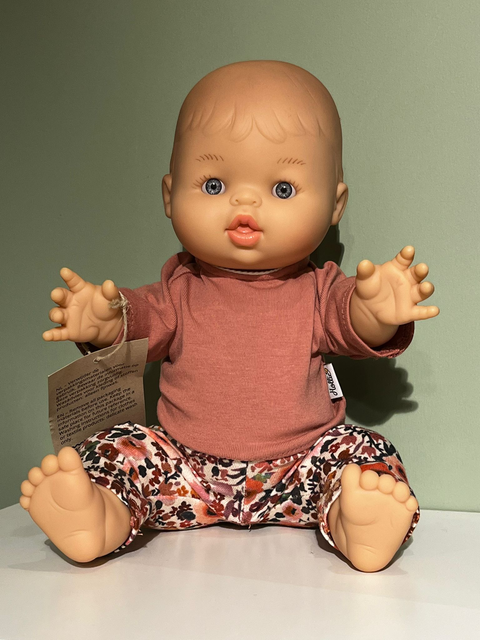 Paula Reina Pop Gordi meisje (bloot/blank/34cm) met kleertjes aan!